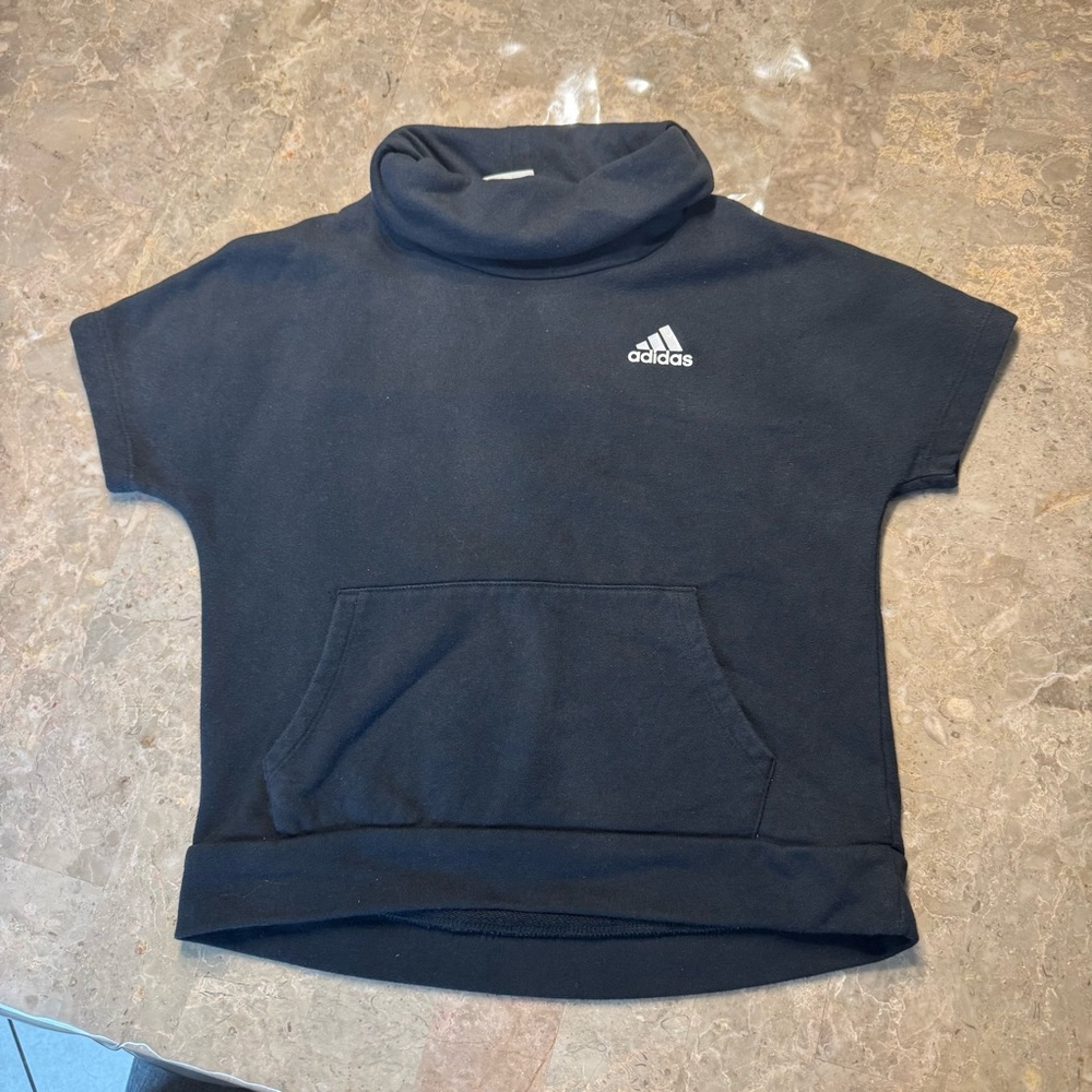 Boys Adidas active top
Size Medium 10/12
In great condition